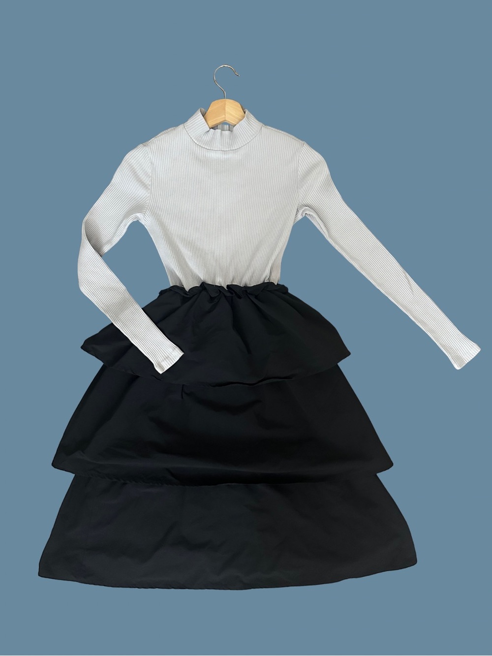 UDEL NEW YORK Mock Neck Ribbed Ruffle Dress SIZE EXTRA SMALL Frilly Modest